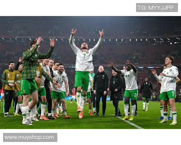 世界杯精彩对决：里昂凭帽子戏法力克利物浦战术解析