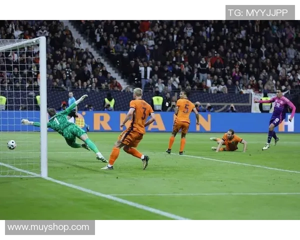 欧冠精彩对决里昂4-0曼联战术解析与全场瞬间回顾