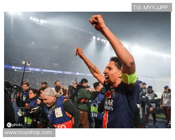 友谊赛精彩回顾巴黎圣日耳曼与阿森纳激战成平局补时进球引爆全场