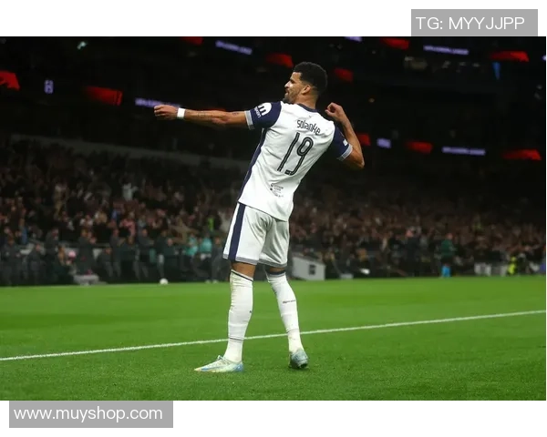 意甲激战热刺与巴萨握手言和红牌事件引发全场热议与争议